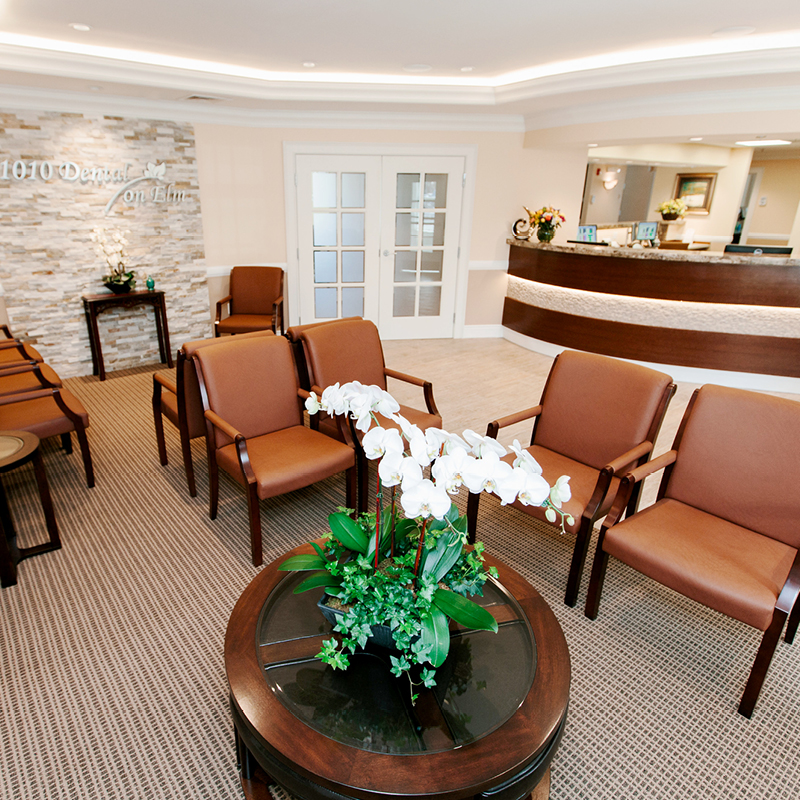 1010 Dental waiting room and reception area